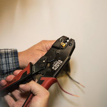 Load image into gallery viewer, KLEIN ratcheting crimping tool 10−22AWG 3005CR KLEIN