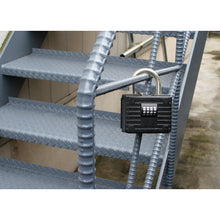 画像をギャラリービューアに読み込む, 緑十字 キーストックBIG キーストック−1 155×120×50mm ダイヤル錠 単管パイプ対応 302101 GREEN CROSS