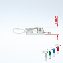 โหลดรูปภาพลงในโปรแกรมดูแกลเลอรี OP ป้ายชื่อแบบหนีบพลาสติกพร้อมพินนิรภัย สีเทา (10 ชิ้น)