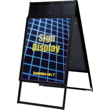 โหลดรูปภาพลงในโปรแกรมดูแกลเลอรี TOKISEI ขาตั้งติดโปสเตอร์พร้อมกล่องใส่ป้ายสำหรับภายในอาคาร B2 สองด้าน สีดำ