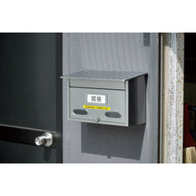 โหลดรูปภาพลงในโปรแกรมดูแกลเลอรี KING JIM Tepra PRO เทปกลางแจ้ง ฉลากแข็งแรง ตัวอักษรขาว/ดำ