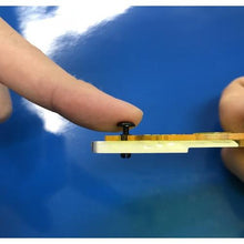 โหลดรูปภาพลงในโปรแกรมดูแกลเลอรี TRUSCO กดย้ำแผ่นหนา 1.3-2.0mm เส้นผ่านศูนย์กลางรู 2.1φ ยาว 3.2 สีดำ 50 ชิ้น