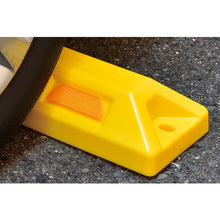 โหลดรูปภาพลงในโปรแกรมดูแกลเลอรี GREEN CROSS ป้ายจอดรถ (ประเภทความสูงรถต่ํา) ป้ายจอดรถสีเหลือง 80-Y สูง 80× กว้าง 150× ความยาวรวม 560 มม. พร้อมสลักเกลียวสําหรับยางมะตอย 121051 GREEN CROSS
