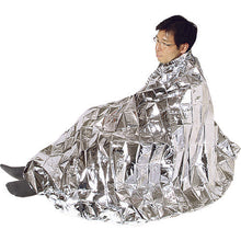 Load image into gallery viewer, GREEN CROSS Emergency Supplies Emergency Blanket 2200×1400mm Aluminum Vapor Deposition PET 380037 GREEN CROSS
