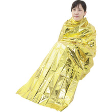 Load image into gallery viewer, GREEN CROSS Emergency supplies 4 layers! Cold and windproof gold and silver aluminum sheet 2130×1370mm aluminum vapor deposited polyester 380395 GREEN CROSS
