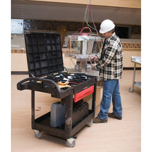 โหลดรูปภาพลงในโปรแกรมดูแกลเลอรี รถเข็นเรซิ่น Rubbermaid Trade Master 45358807 Rubbermaid
