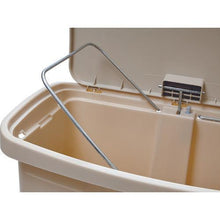 โหลดรูปภาพลงในโปรแกรมดูแกลเลอรี บันไดข้างตู้คอนเทนเนอร์ Rubbermaid Slim Gym สเต็ปหน้า 49.2L สีเบจ
