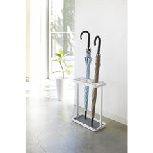 โหลดรูปภาพลงในโปรแกรมดูแกลเลอรี ขาตั้งร่มแบบโครง TRUSCO 18 สีขาว
