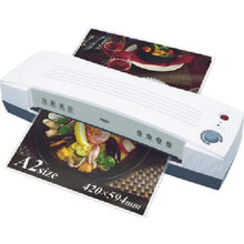 โหลดรูปภาพลงในโปรแกรมดูแกลเลอรี เครื่องเคลือบบัตร ASKA A2 4 ลูกกลิ้ง สีขาว
