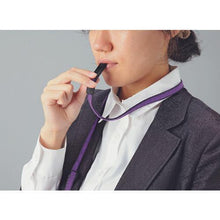 โหลดรูปภาพลงในโปรแกรมดูแกลเลอรี OP ป้ายชื่อห้อยม้วนนามบัตรสไตล์คนเมือง 1 ชิ้น สีแดง
