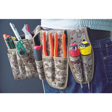 Tải hình ảnh vào trình xem thư viện, COMPACT TOOLS ngụy trang sa mạc kỹ thuật số TRUSCO với carabiner
