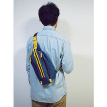 Tải hình ảnh vào trình xem thư viện, ＴＲＵＳＣＯ　デニムボディバッグ　ブルー
