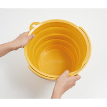 Load image into gallery viewer, TRUSCO folding bucket yellow 8L
